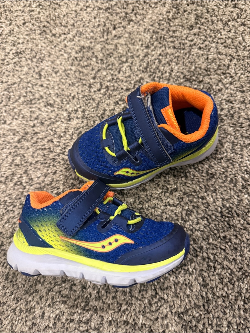 Saucony Children’s Velcro Shoes - Size 6XW